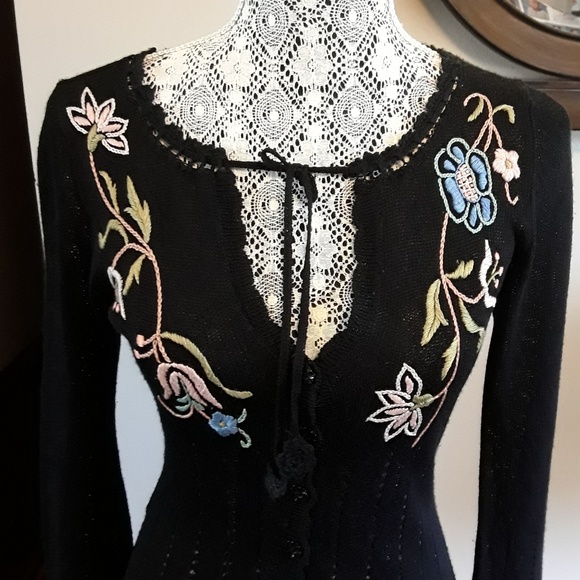 - ⭐️⭐️- Nanette Lepore floral Lovesong embroidered cardigan.. RARE find. - Picture 3 of 8